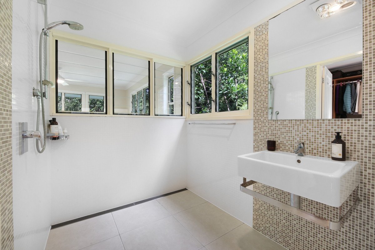 30 Thomas Waters Road TALLEBUDGERA VALLEY 21