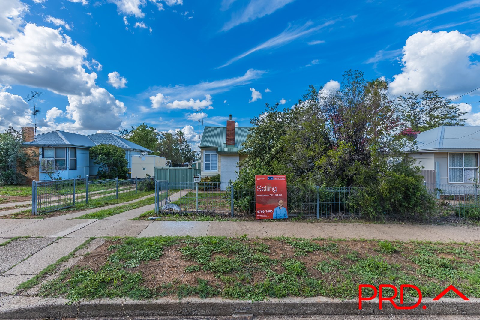 30 Thompson Crescent TAMWORTH 2
