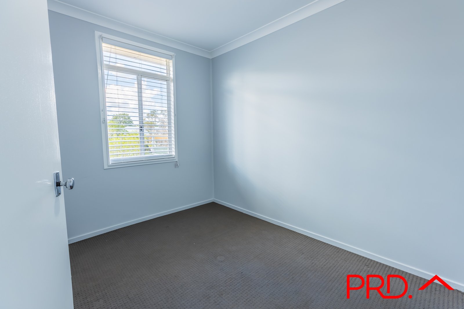 30 Thompson Crescent TAMWORTH 5