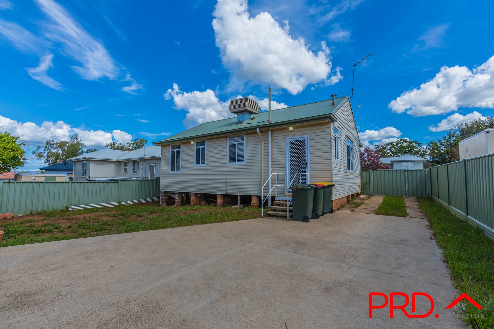 30 Thompson Crescent TAMWORTH 10