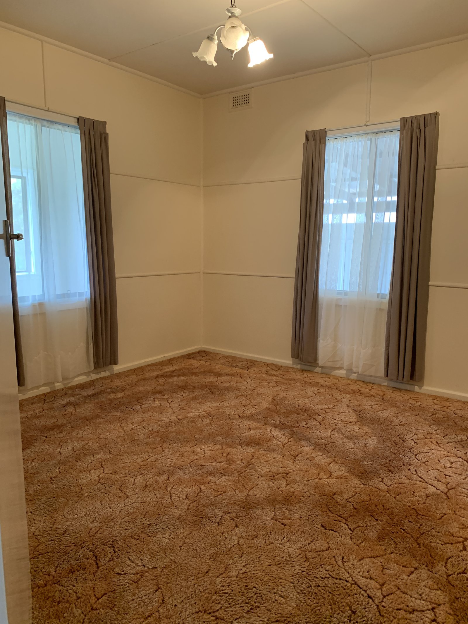 30 Tom Street SOUTH GUNDAGAI 6