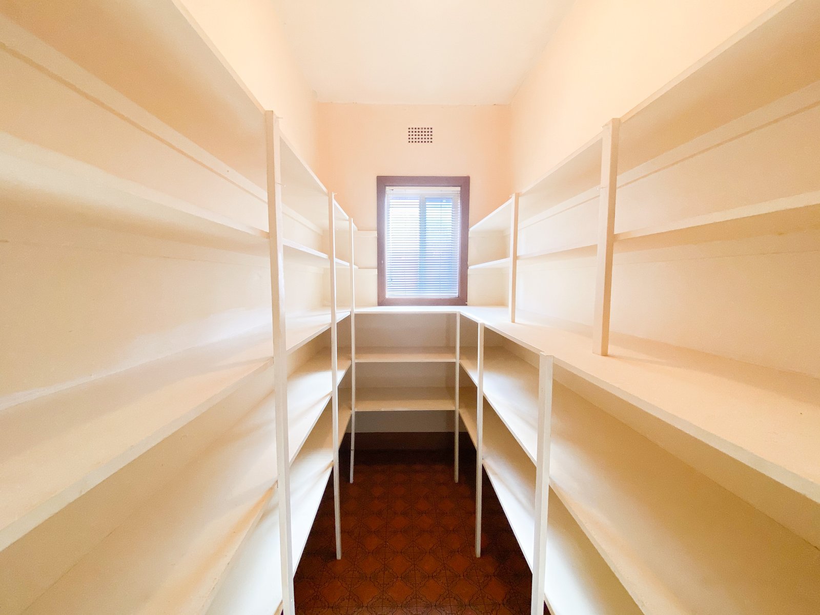 30 Tomaree Rd  SHOAL BAY 9