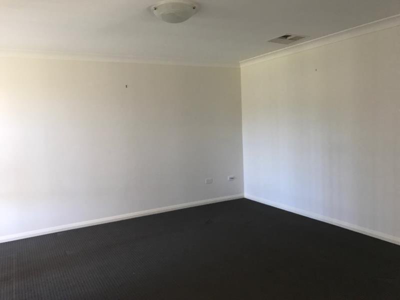 30 Tulipwood Crescent TAMWORTH 2