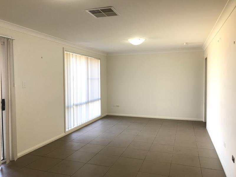 30 Tulipwood Crescent TAMWORTH 8