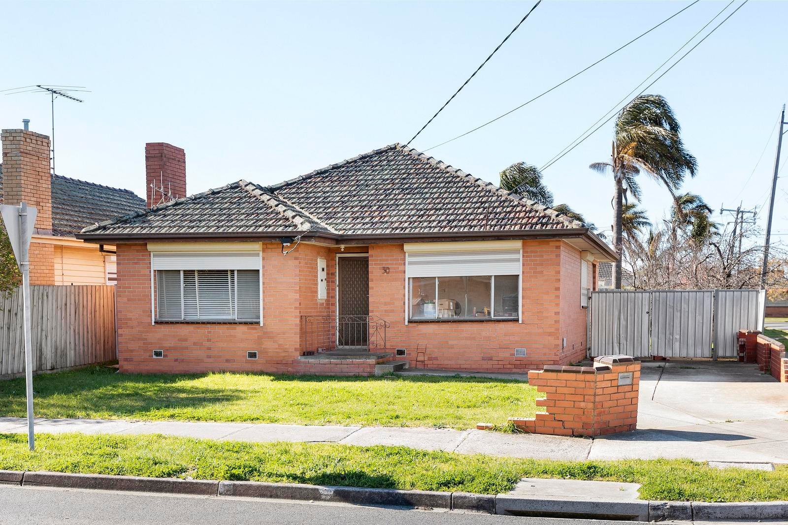 30 View Street, St Albans VIC 3021