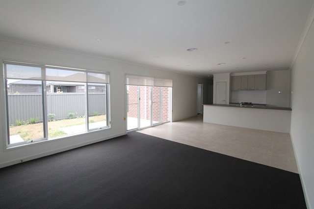 30 Warburton Drive Lucas 1