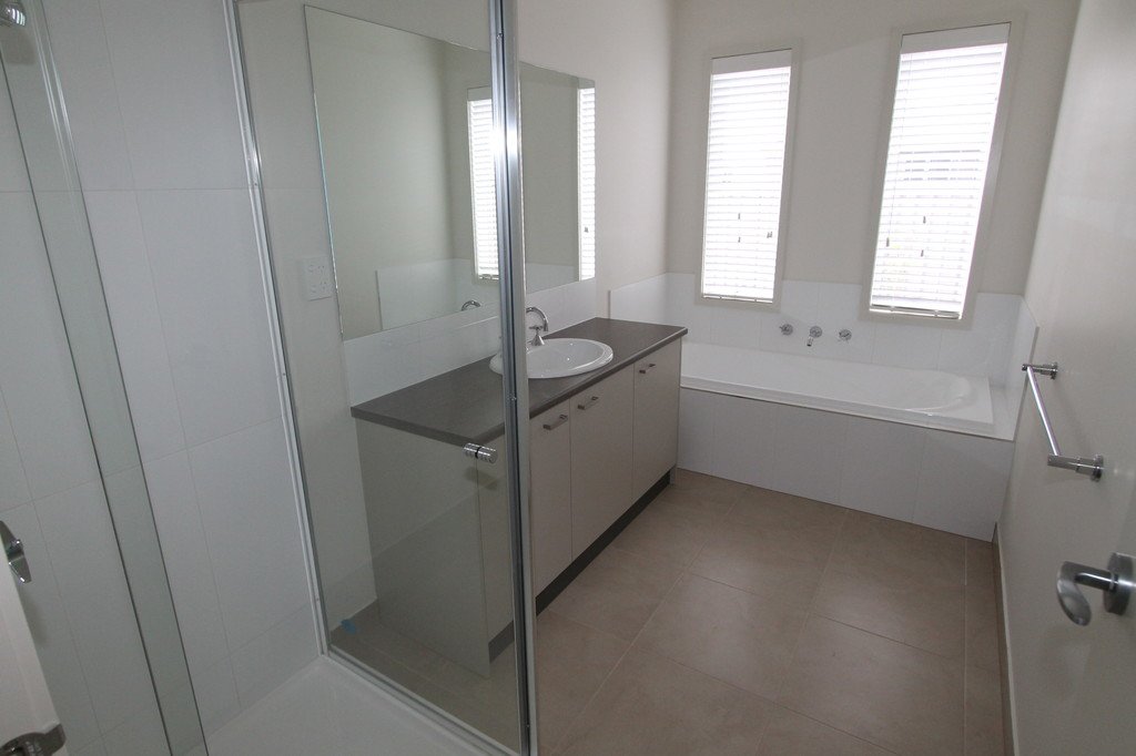 30 Warburton Drive Lucas 4