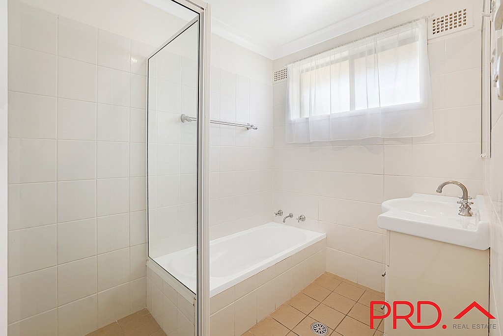 30 Waree Road TAMWORTH 9