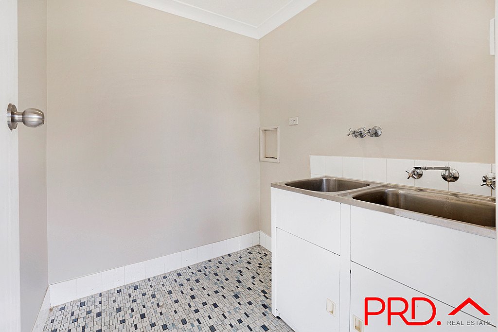 30 Waree Road TAMWORTH 11