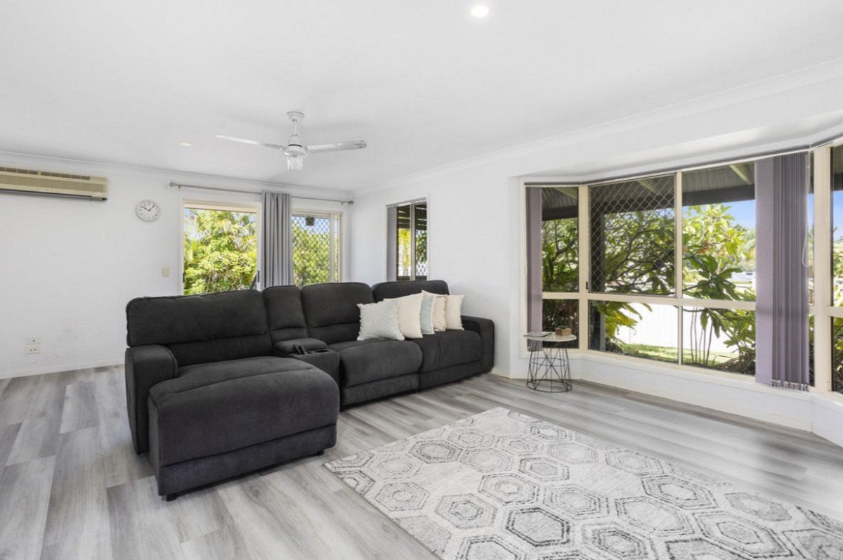 30 Whitehead Drive BURLEIGH WATERS 7