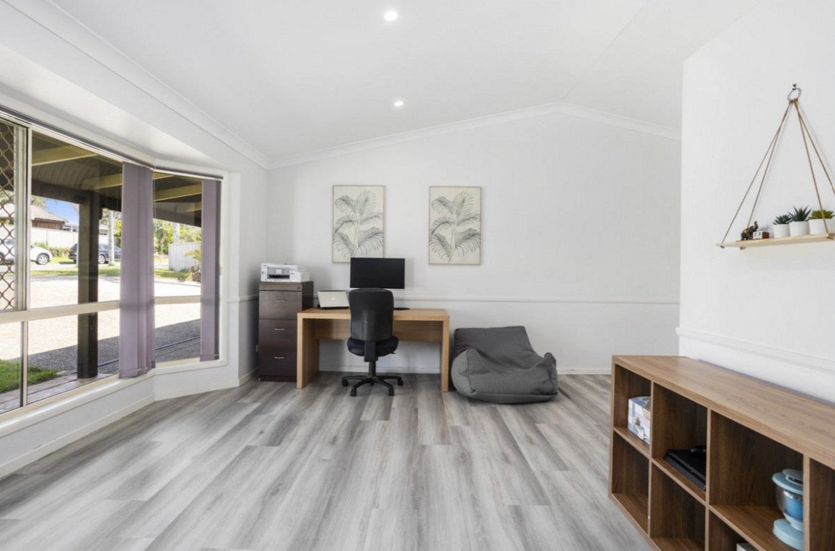 30 Whitehead Drive BURLEIGH WATERS 9