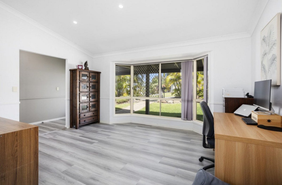 30 Whitehead Drive BURLEIGH WATERS 10