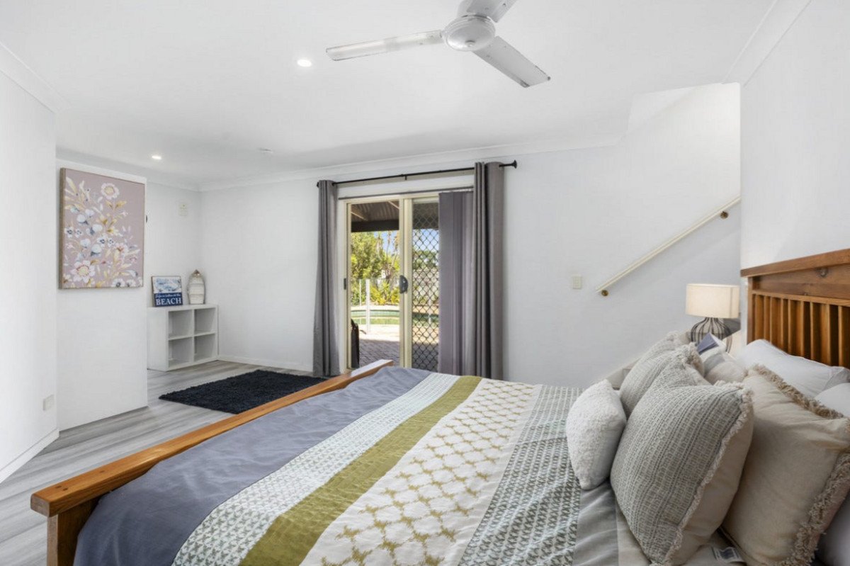 30 Whitehead Drive BURLEIGH WATERS 12