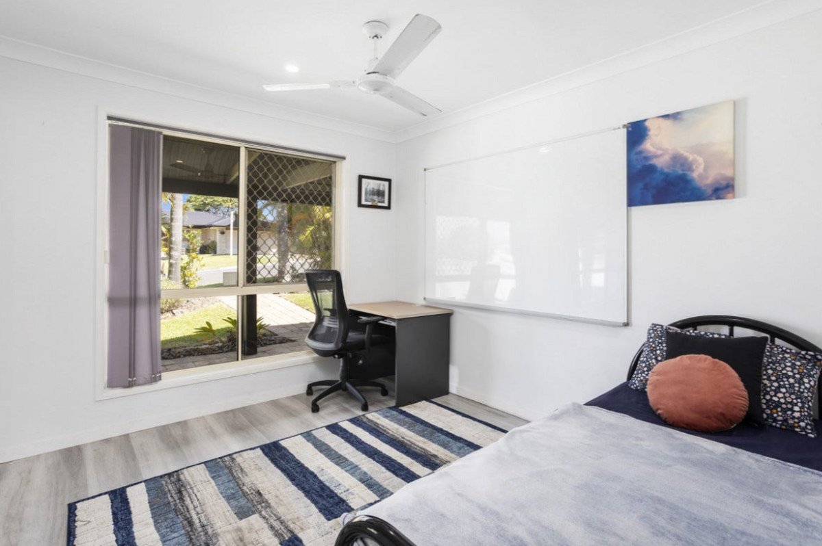 30 Whitehead Drive BURLEIGH WATERS 17