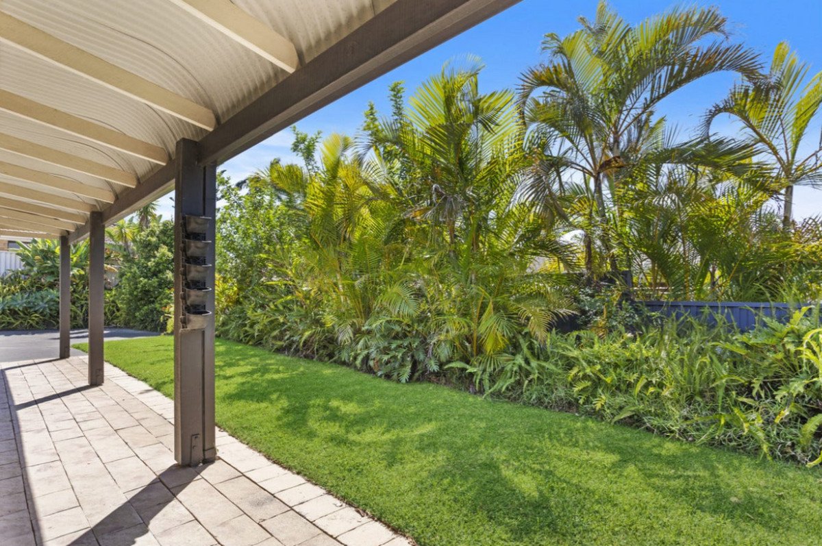 30 Whitehead Drive BURLEIGH WATERS 19