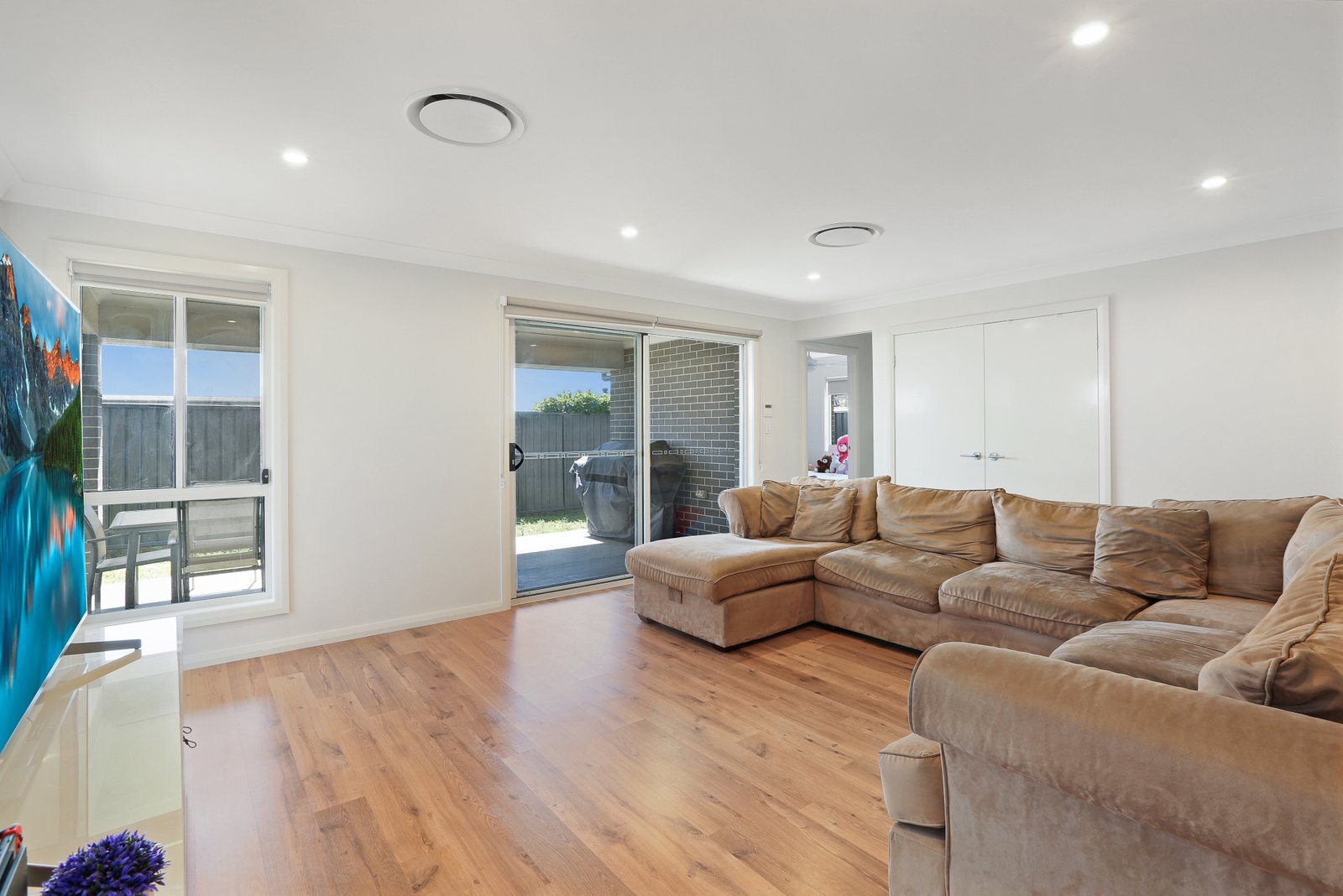 30 Wildflower Crescent CALDERWOOD 2