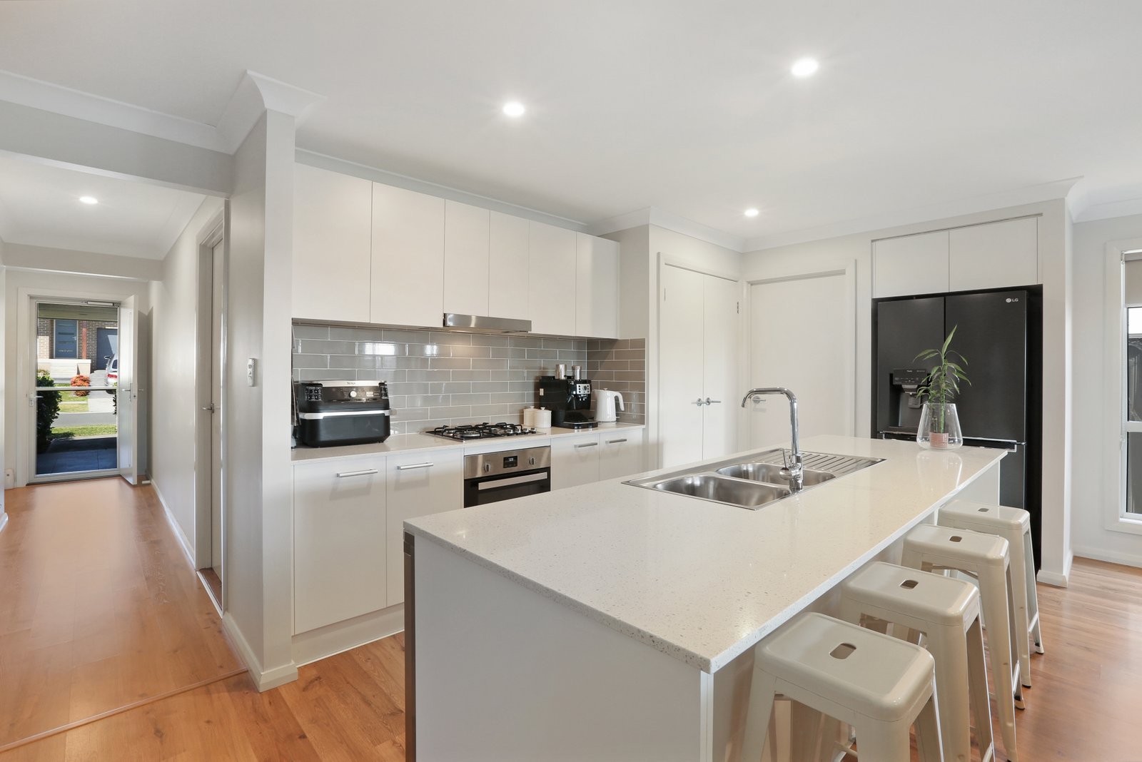 30 Wildflower Crescent CALDERWOOD 3