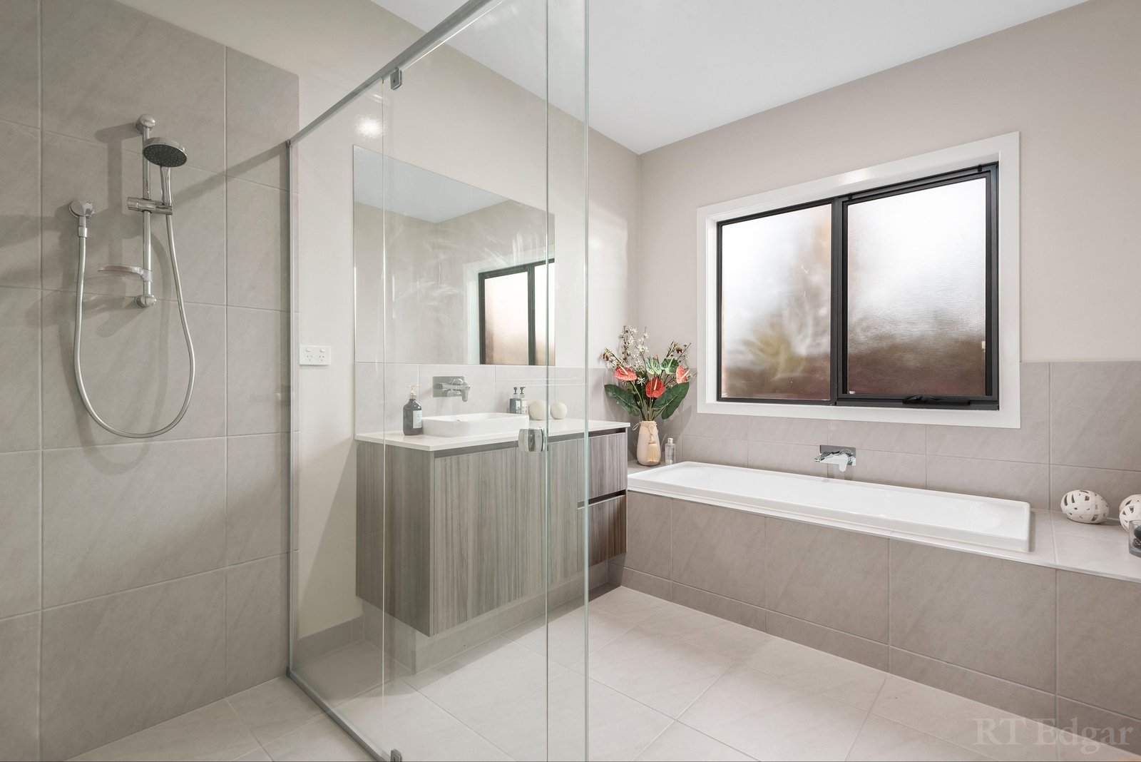 Real Estate and Property in 30 Wyrallah Street, Ocean Grove, VIC