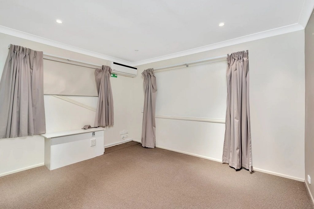 30 Yacht Street SOUTHPORT 9