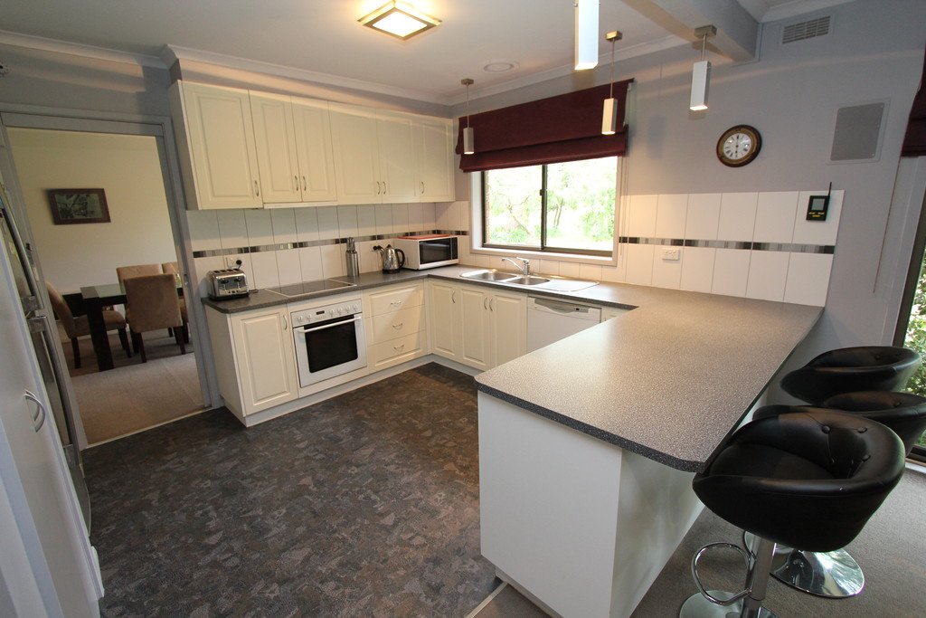 300 Greenhill Road MOUNT HELEN 2