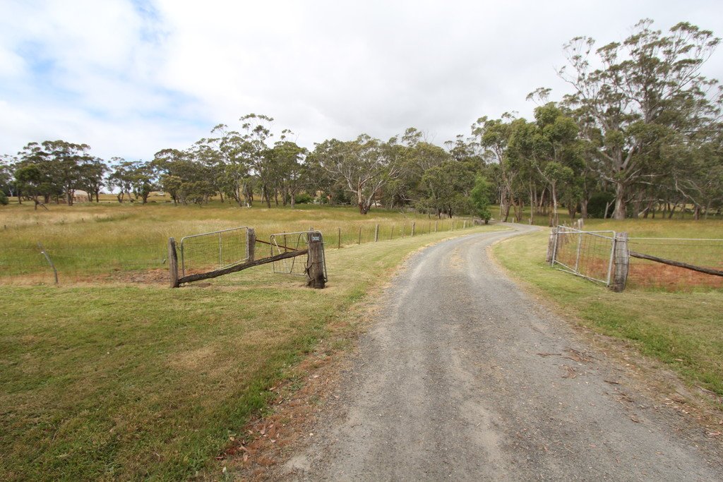 300 Greenhill Road MOUNT HELEN 22