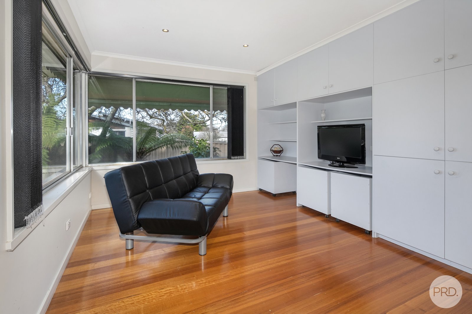 300 High Street LEARMONTH 9