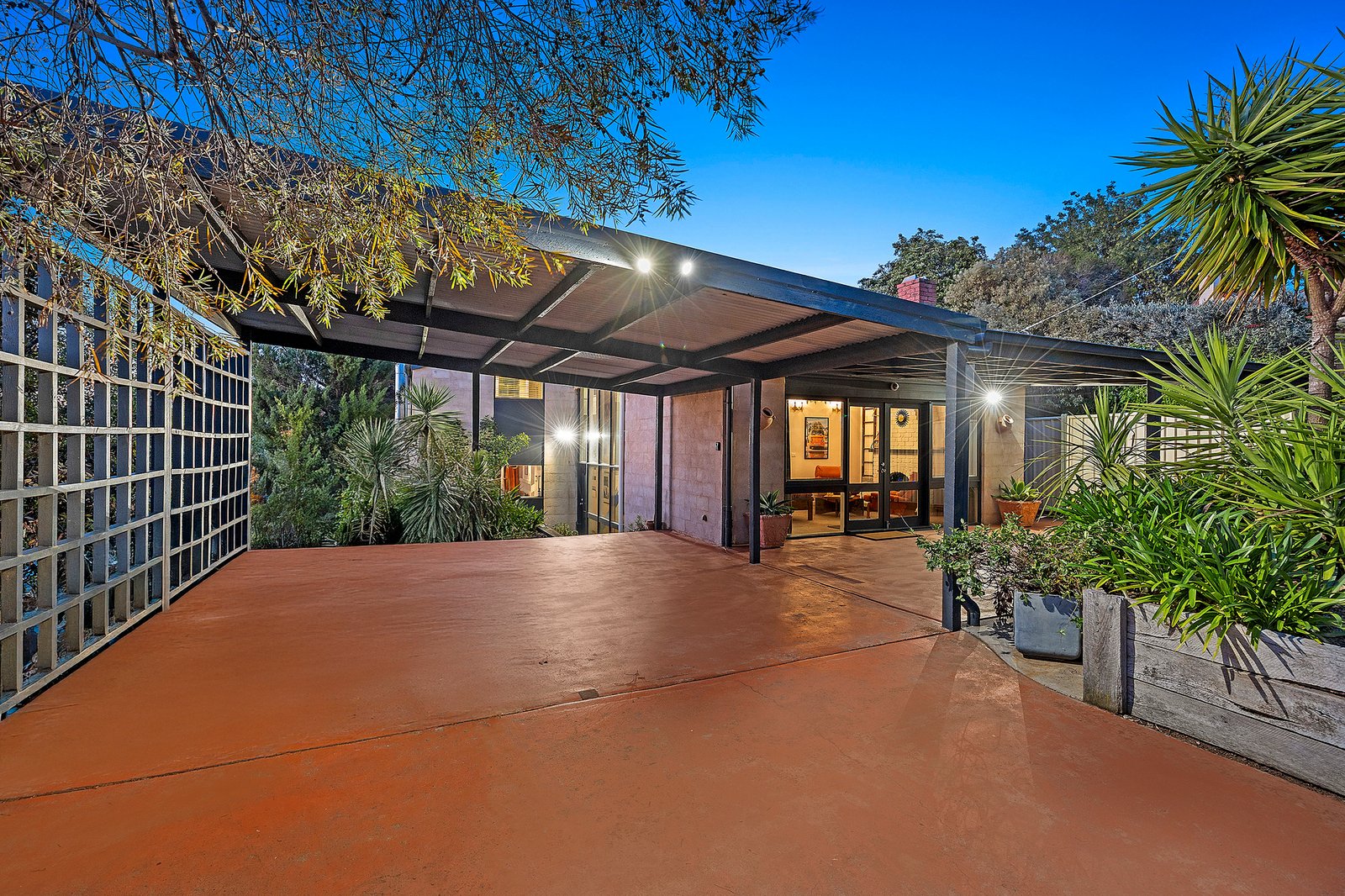 Gallery: 300 Rowan Street