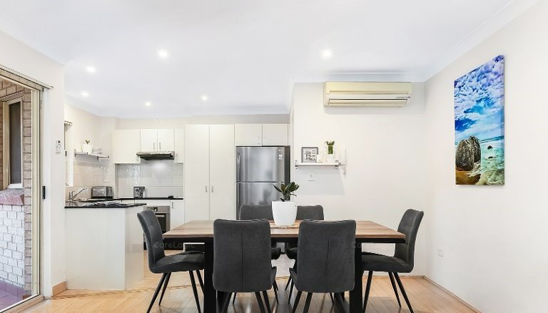 30/1 Hillview Street ROSELANDS 1