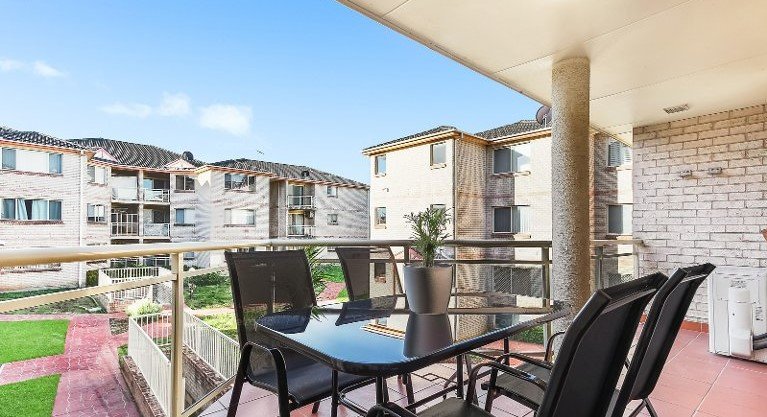 30/1 Hillview Street ROSELANDS 5