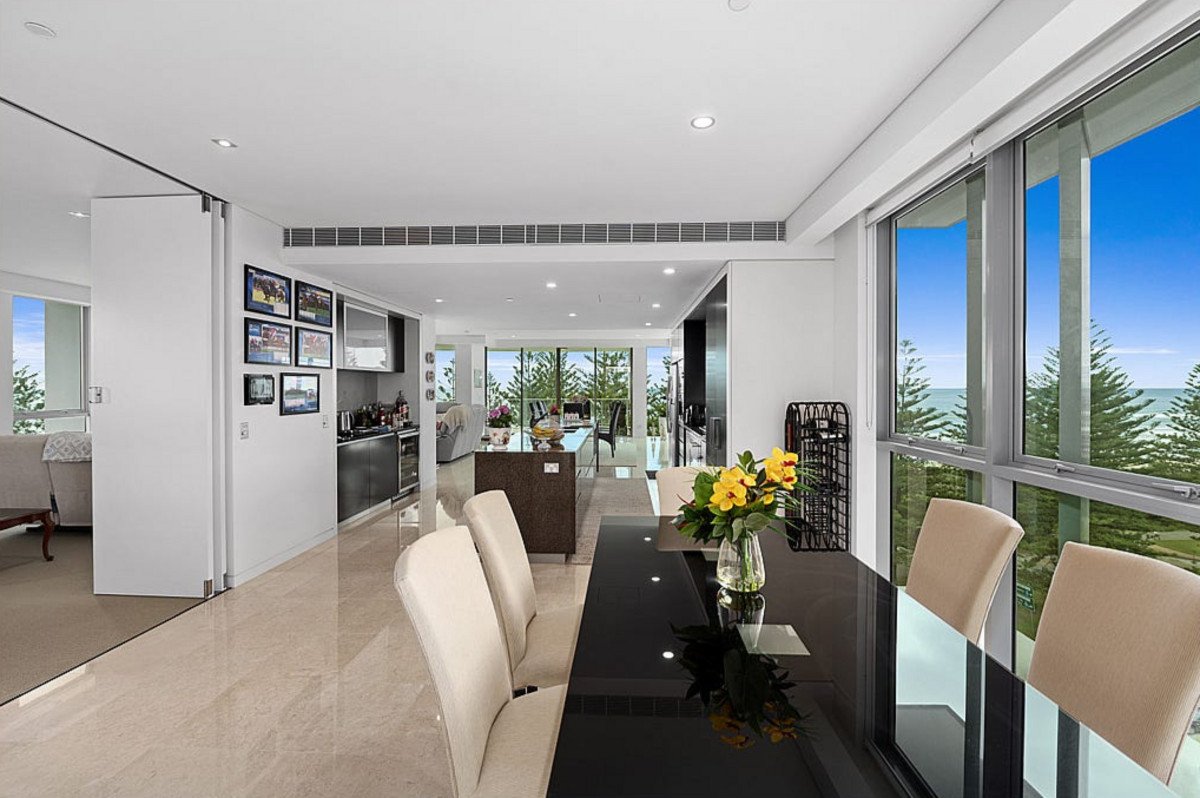 30/106 The Esplanade Burleigh Heads 12