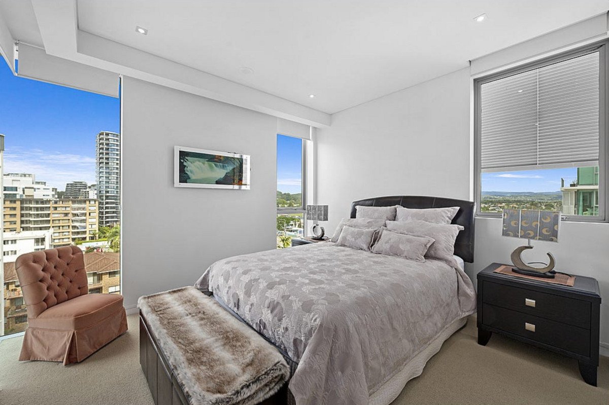 30/106 The Esplanade Burleigh Heads 17