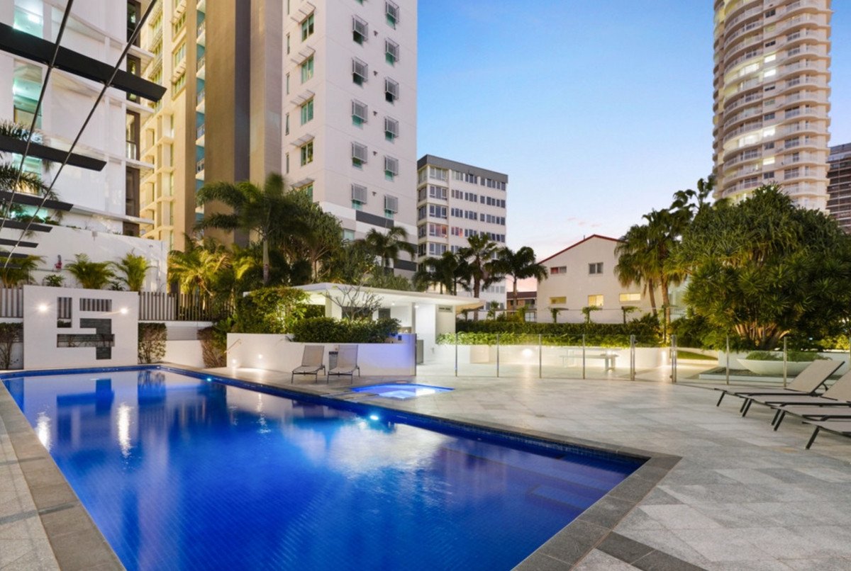 30/106 The Esplanade Burleigh Heads 23