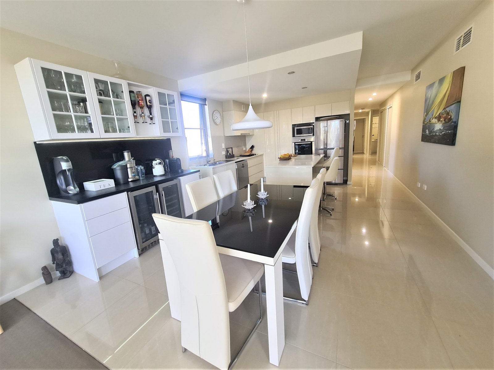 301/10 WYNDHAM Avenue BOYNE ISLAND 8