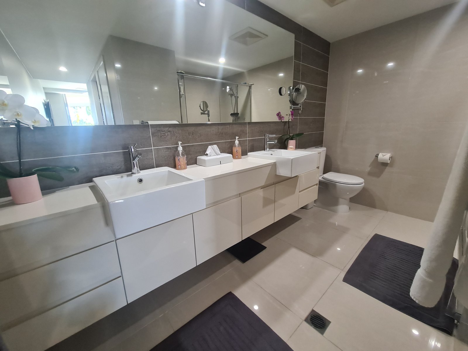 301/10 WYNDHAM Avenue BOYNE ISLAND 16