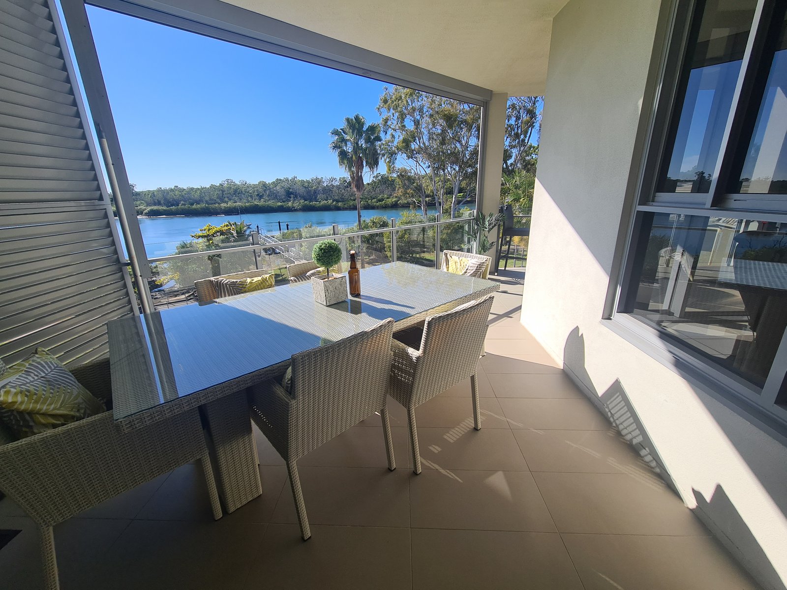 301/10 WYNDHAM Avenue BOYNE ISLAND 21