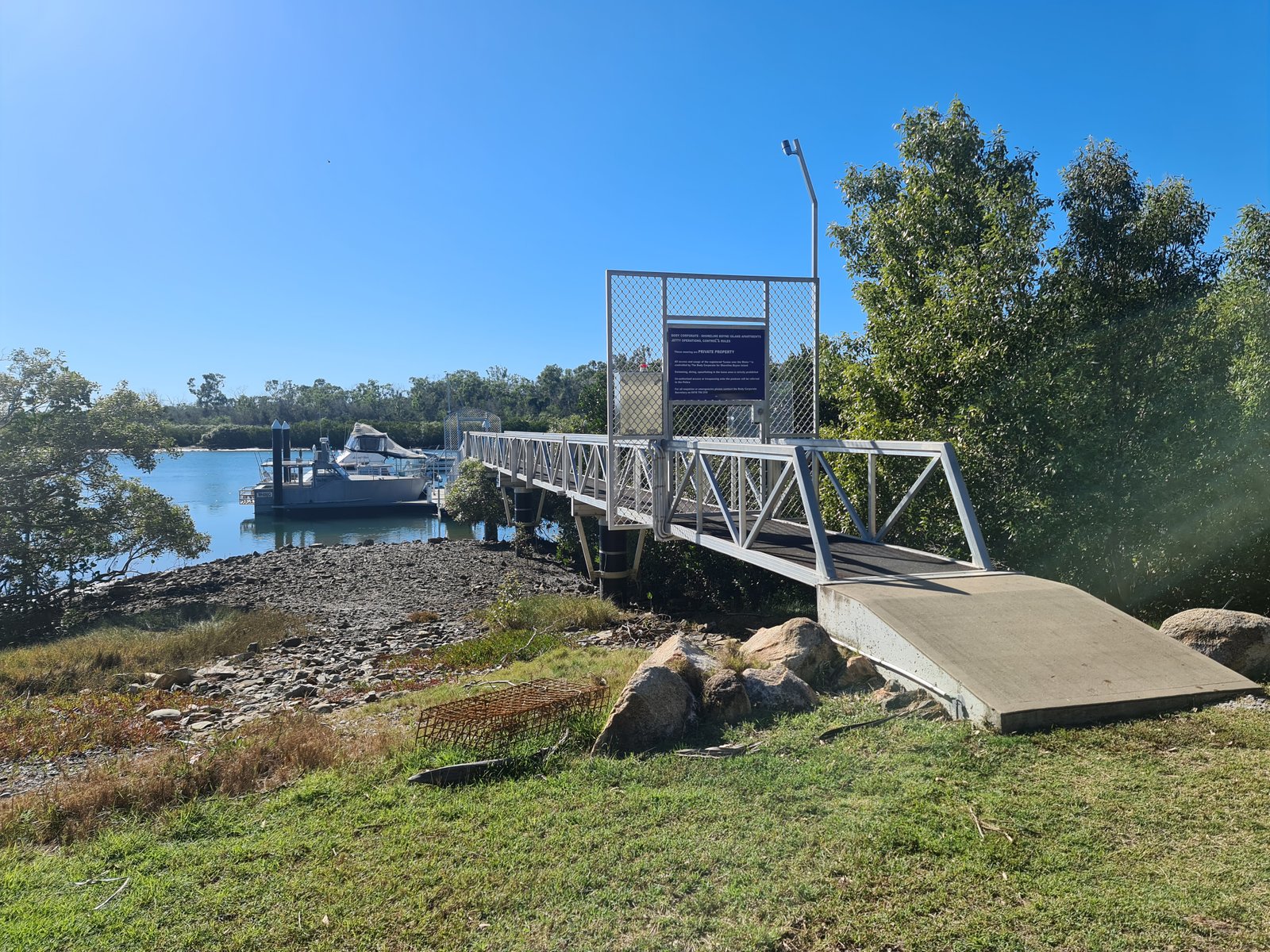 301/10 WYNDHAM Avenue BOYNE ISLAND 24