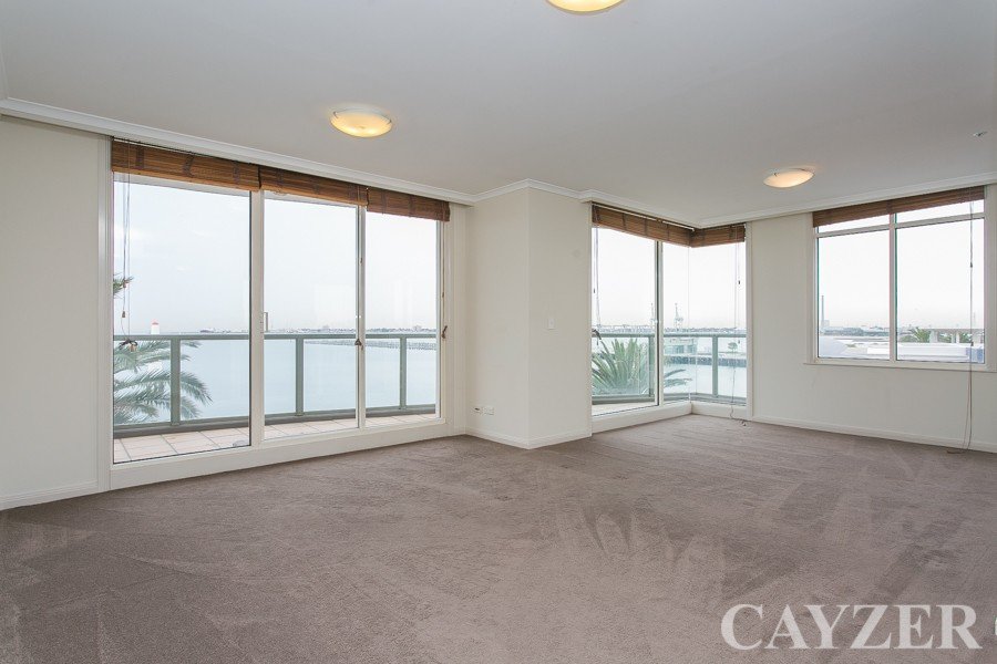 Gallery: 301/115 Beach Street