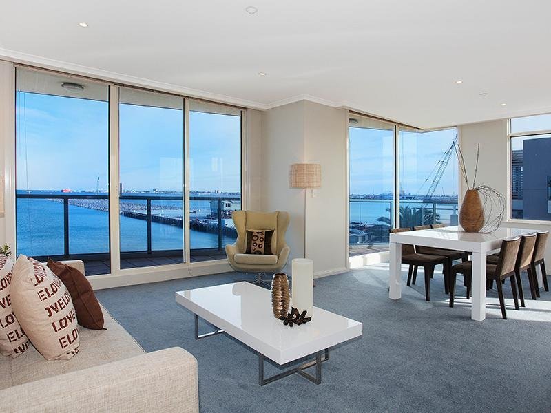 Gallery: 301/127 Beach Street