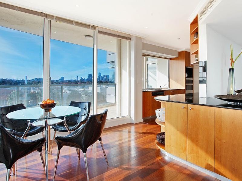 Gallery: 301/127 Beach Street
