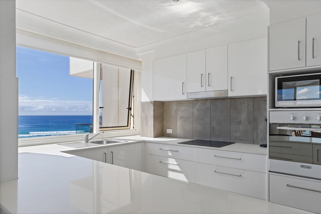 30/114 The Esplanade BURLEIGH HEADS 4