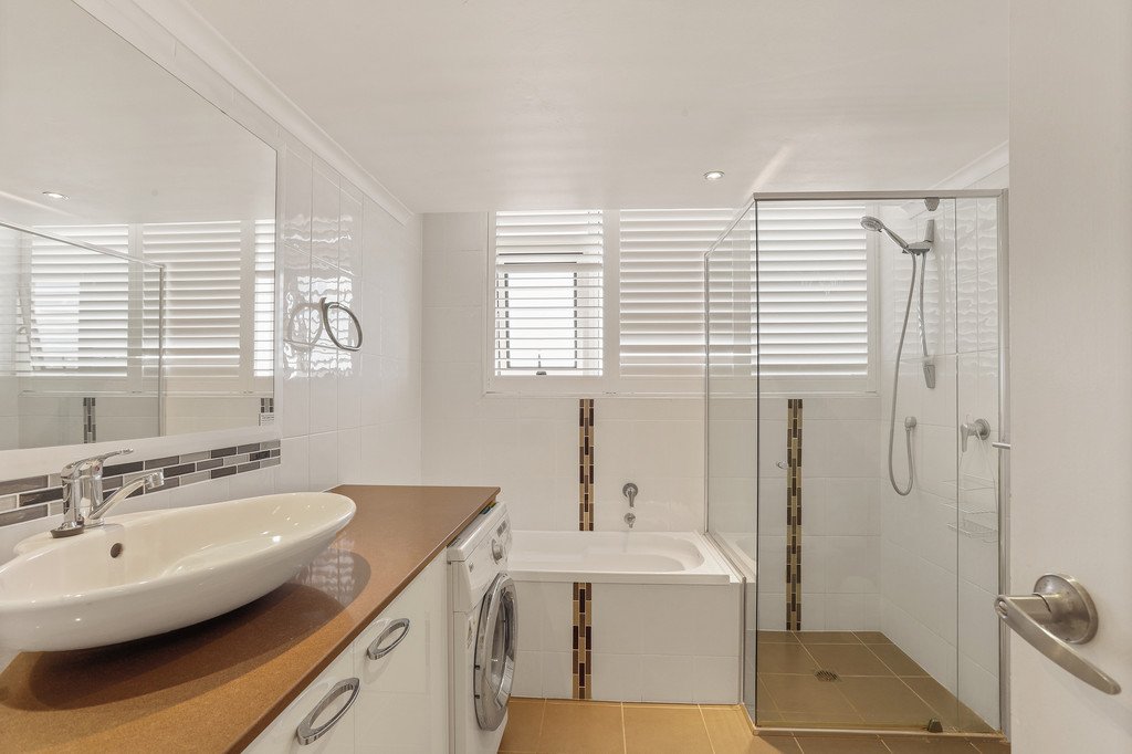 30/114 The Esplanade BURLEIGH HEADS 6