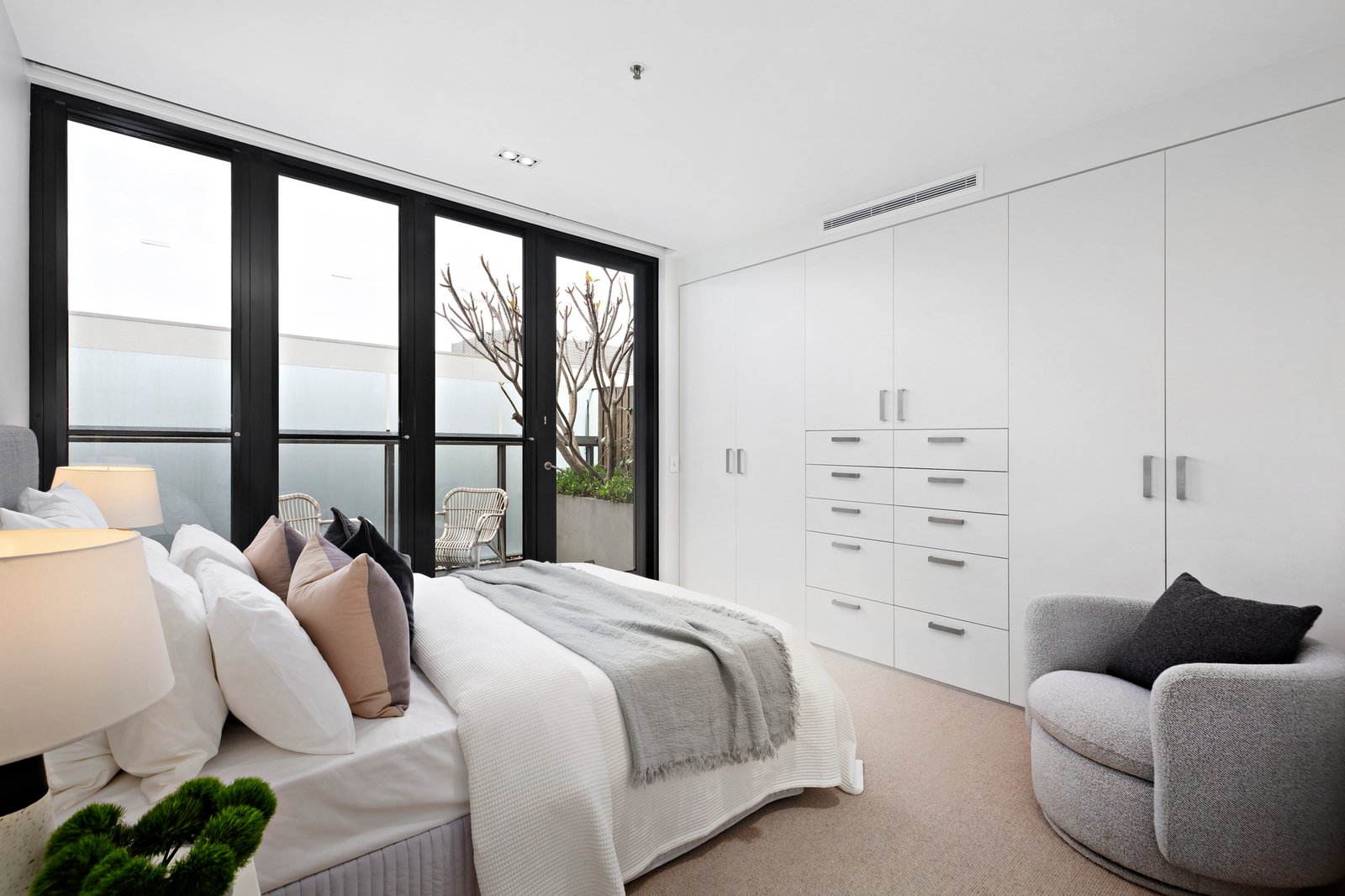 301/2 Cromwell Road, South Yarra, 3141