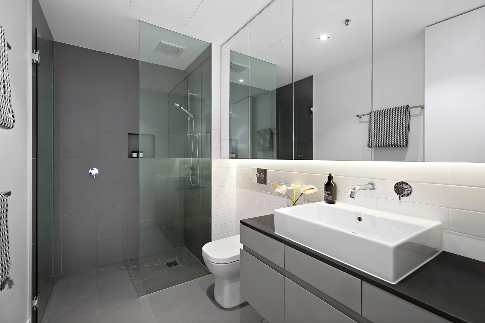 301/2 Cromwell Road, South Yarra, 3141