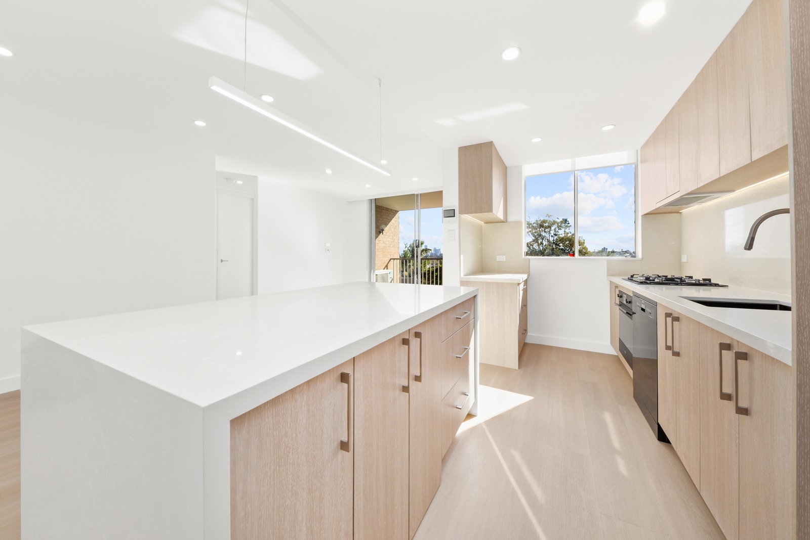 301/2 Roscrea Avenue RANDWICK 2