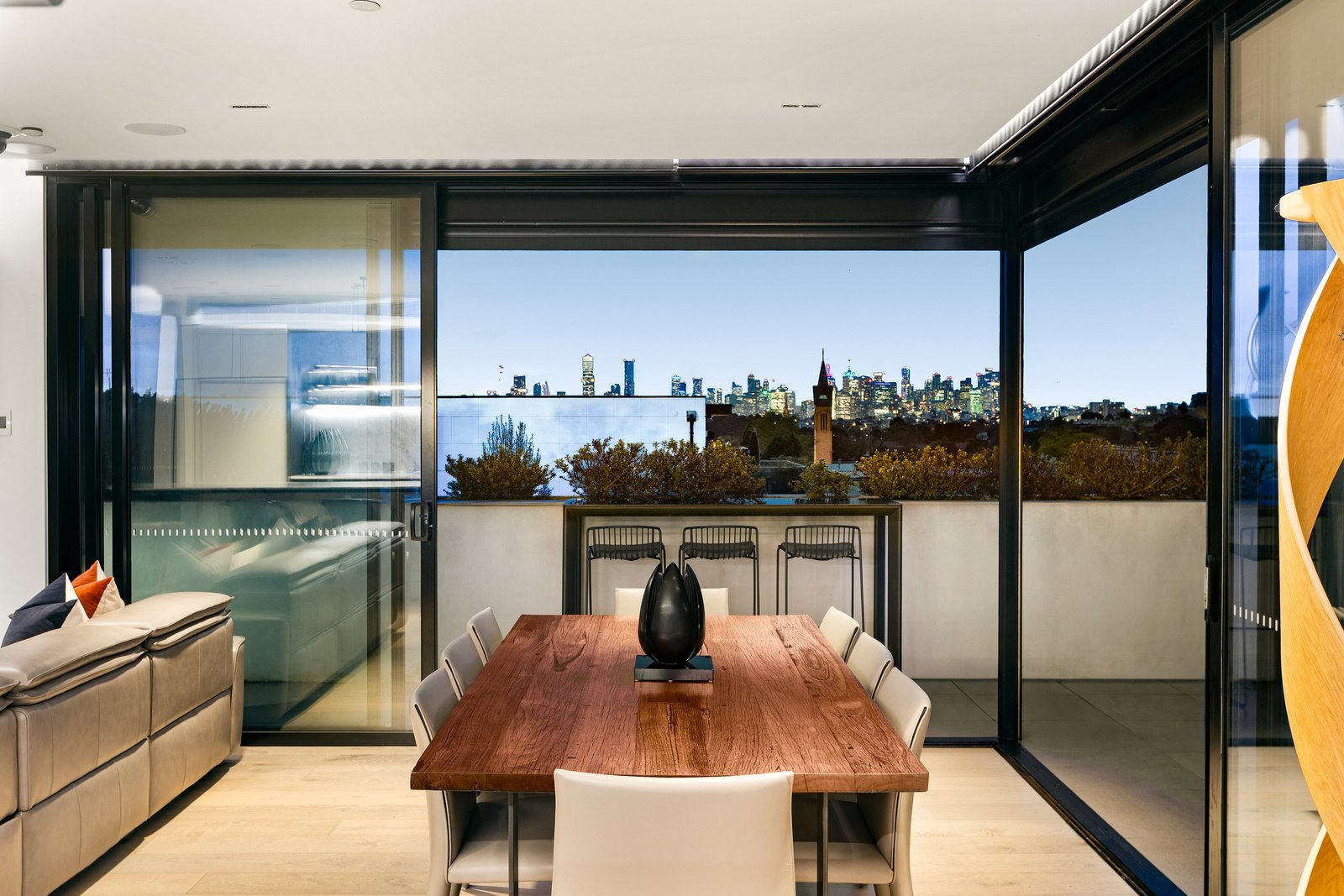 301/21 Riversdale Road, Hawthorn, 3122