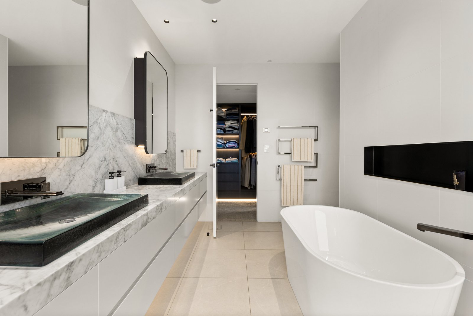 301/21 Riversdale Road, Hawthorn, 3122