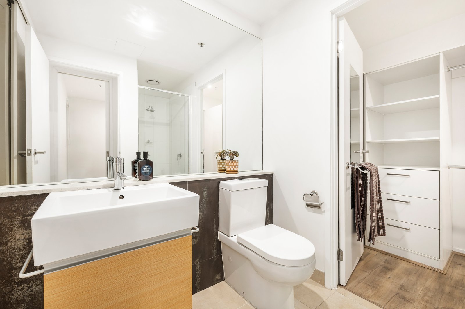 Gallery: 301/216 Rouse Street