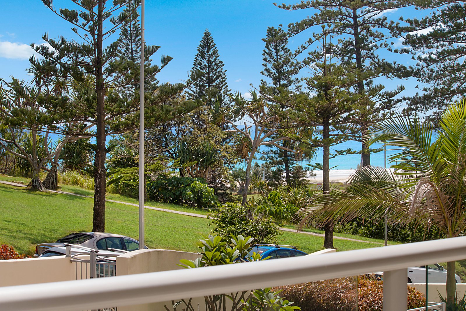 301/3 McLean Street COOLANGATTA 1