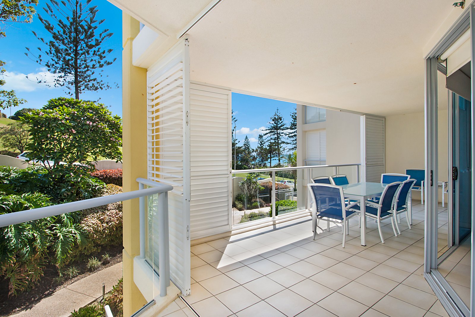 301/3 McLean Street COOLANGATTA 2