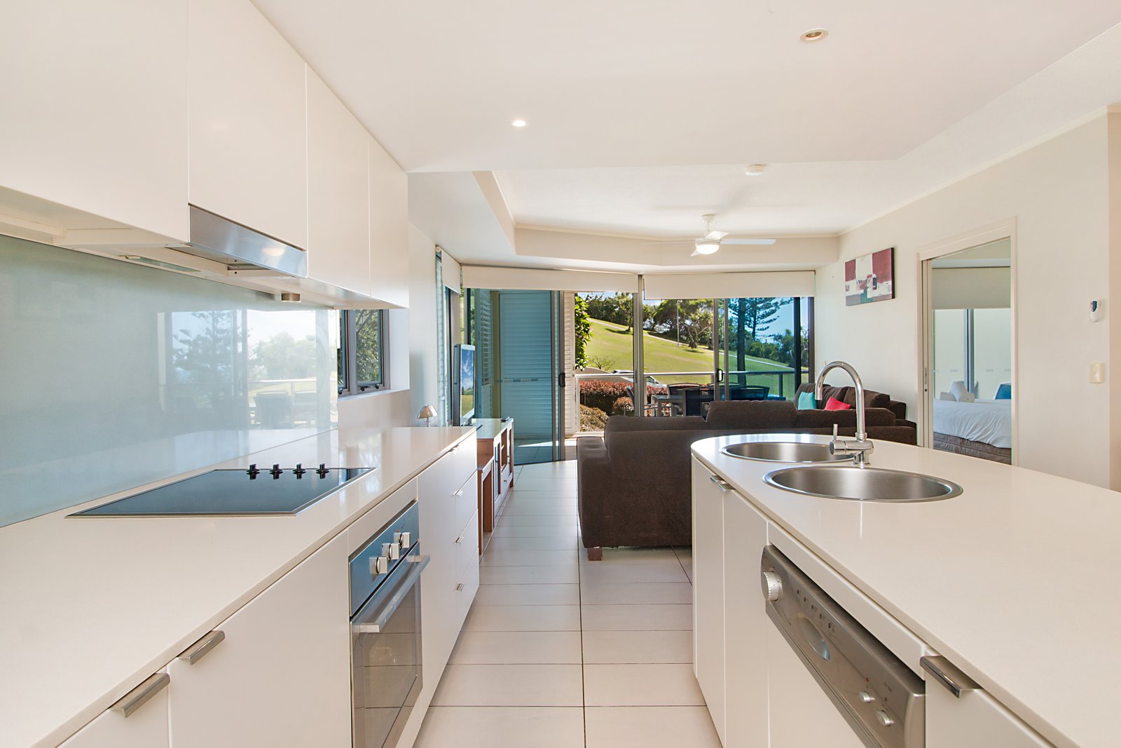 301/3 McLean Street COOLANGATTA 5